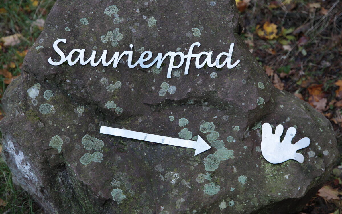 Wegweiser zum Saurierpfad Georgenthal – Tambach-Dietharz