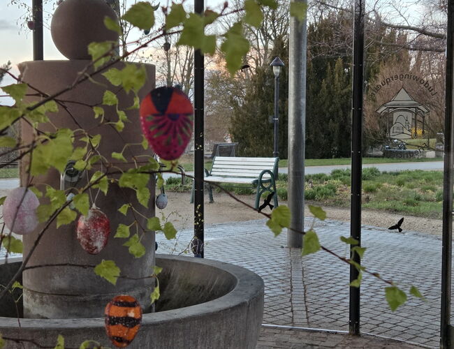 Trinkpavillon Kurpark &ouml;sterlich geschm&uuml;ckt