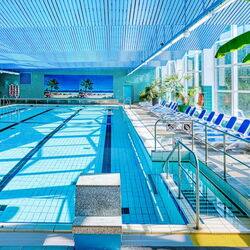 Innen-Pool © 