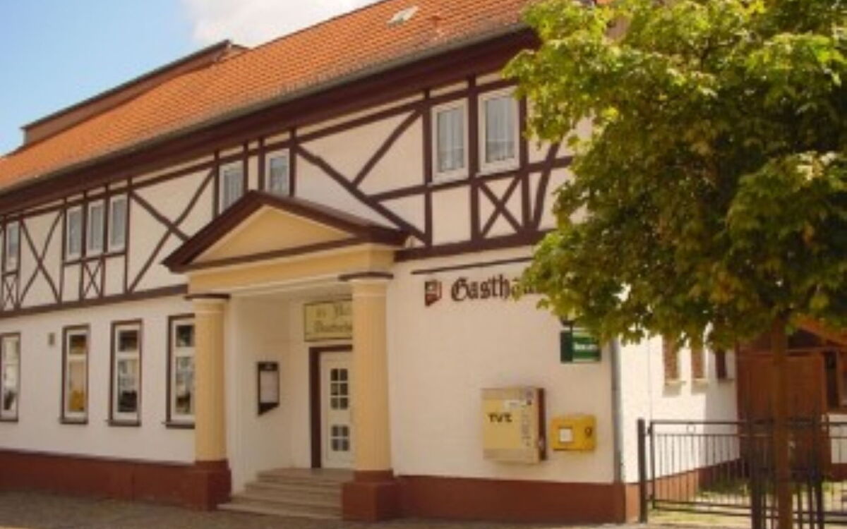 Außenansicht historisches Gebäude Thüringer Kloßtheater