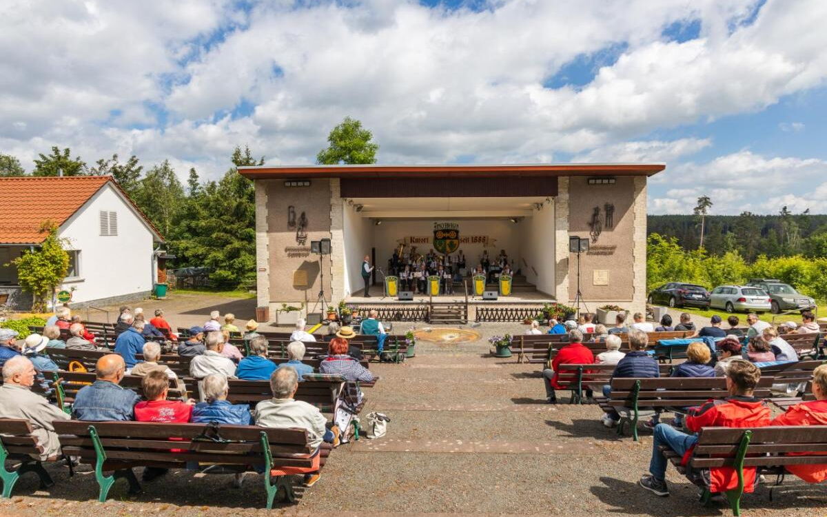 Musikpavillon im Kurpark Hüllrod Finsterbergen