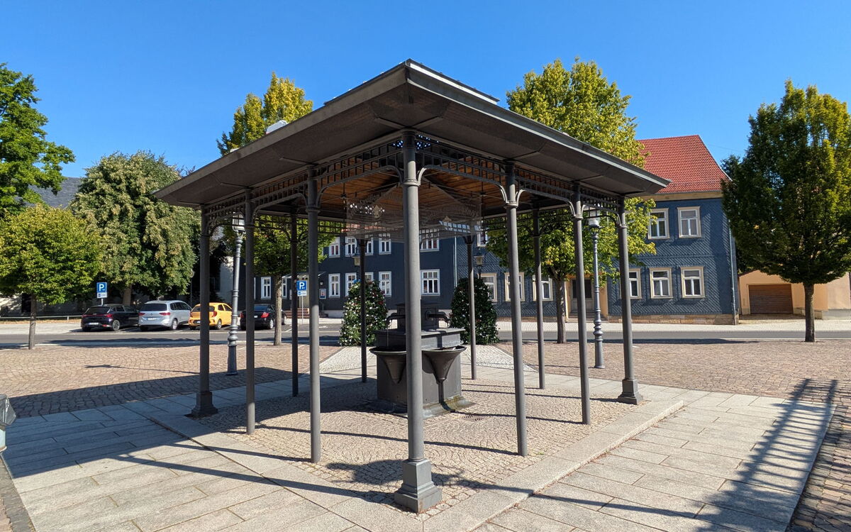 Heilwasser-Trinkpavillon am Kirchplatz in Friedrichroda