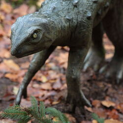 Skulptur auf dem Saurierpfad Georgenthal – Tambach-Dietharz